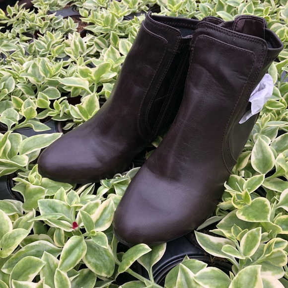 Life stride brown booties - Picture 2 of 6